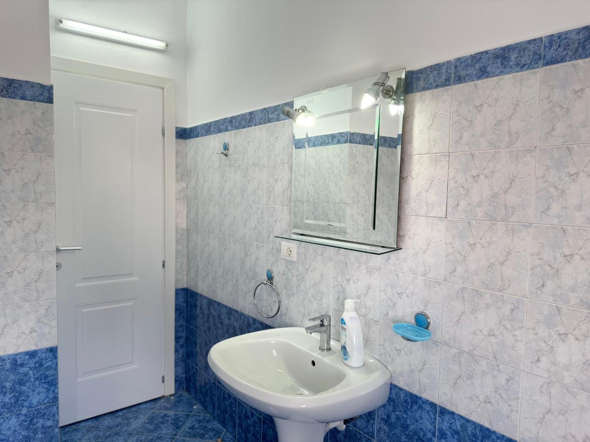 Golden Dublex Tirana Apartment Bagian luar foto
