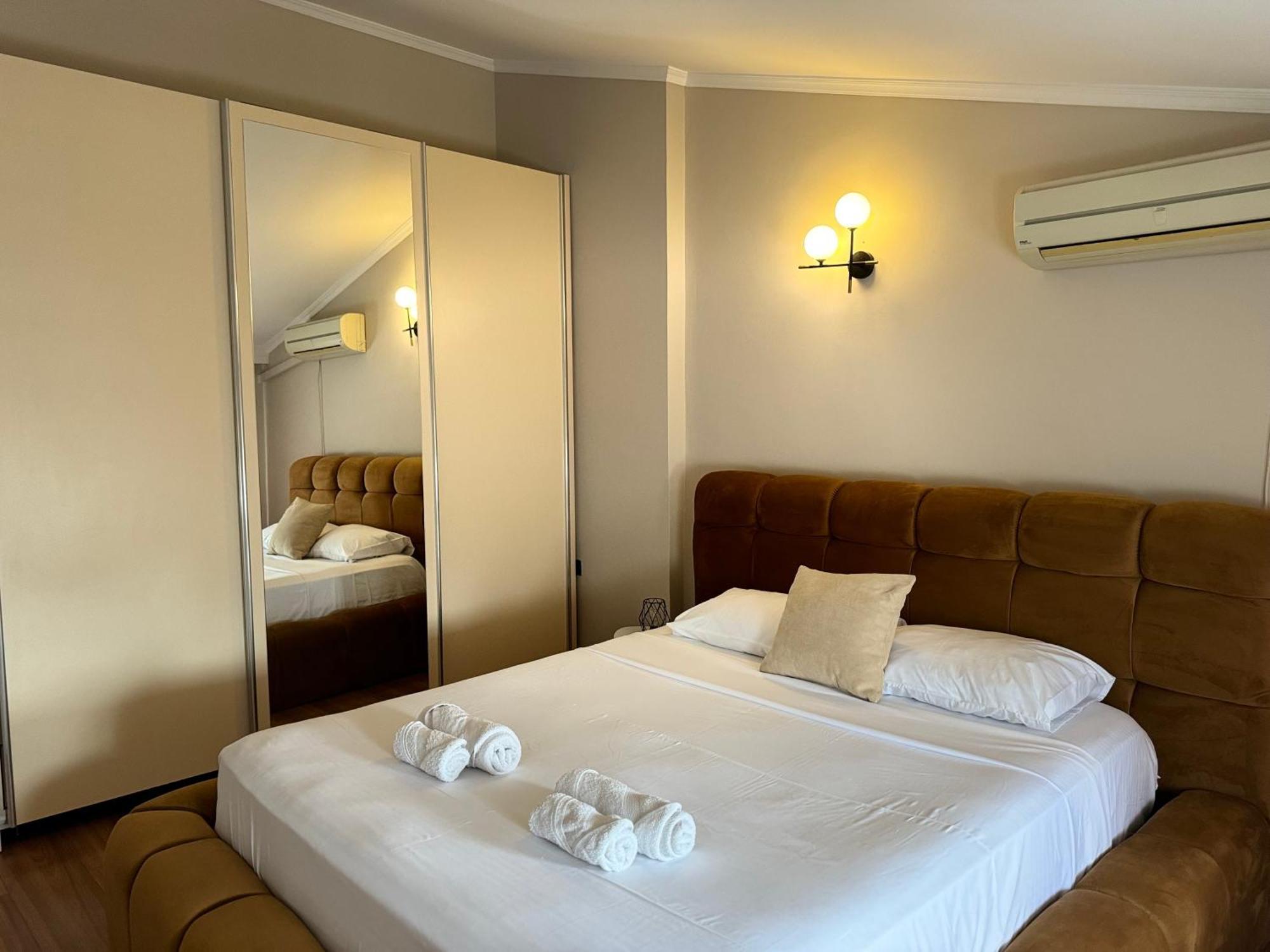 Golden Dublex Tirana Apartment Bagian luar foto
