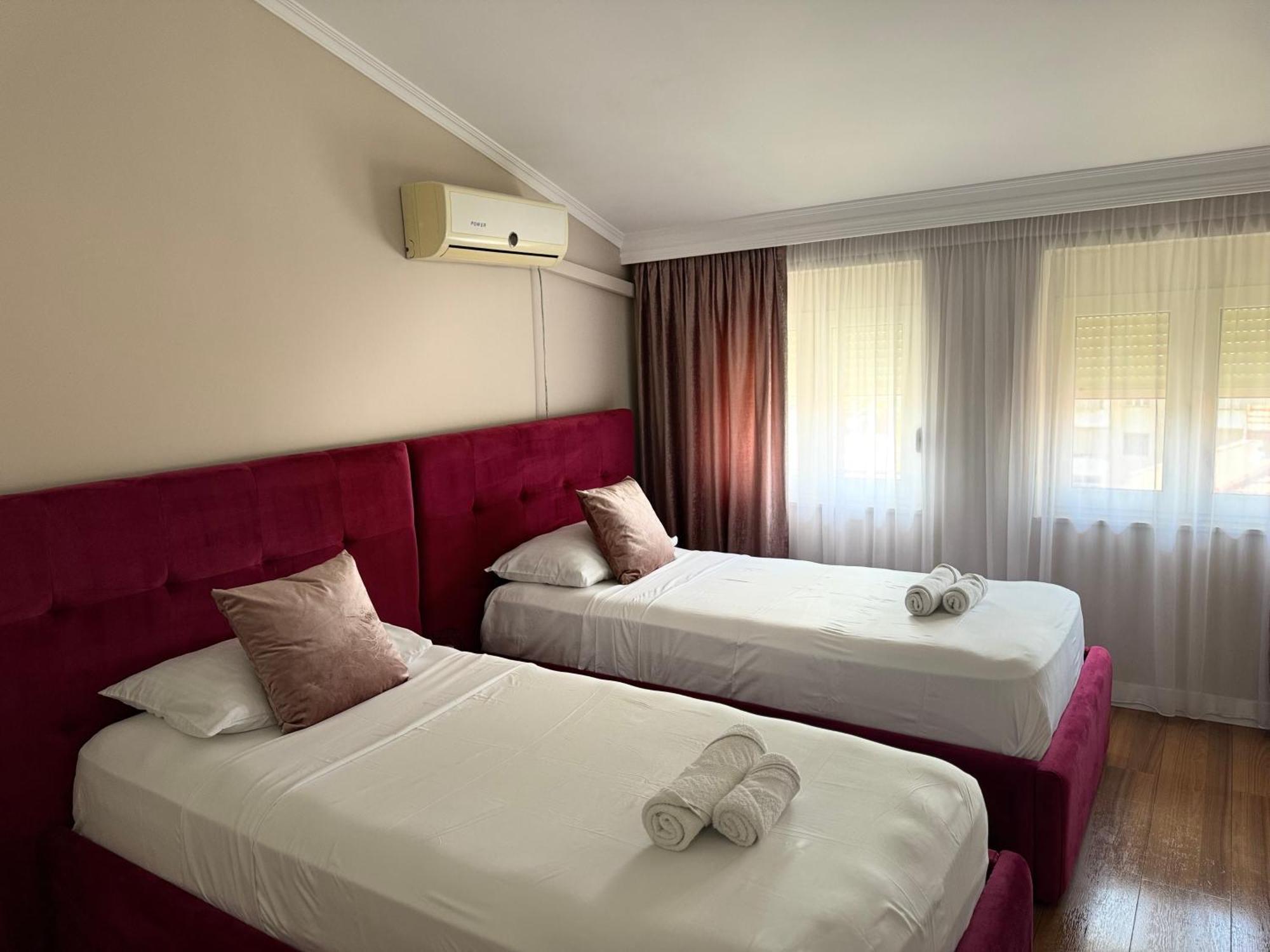 Golden Dublex Tirana Apartment Bagian luar foto